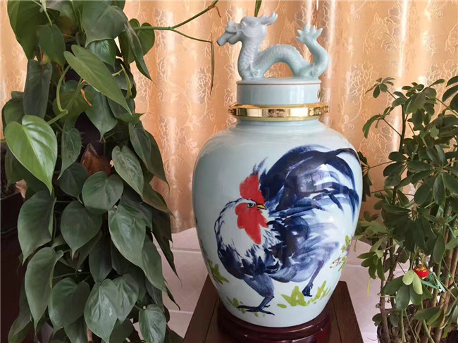 大师手绘酒坛